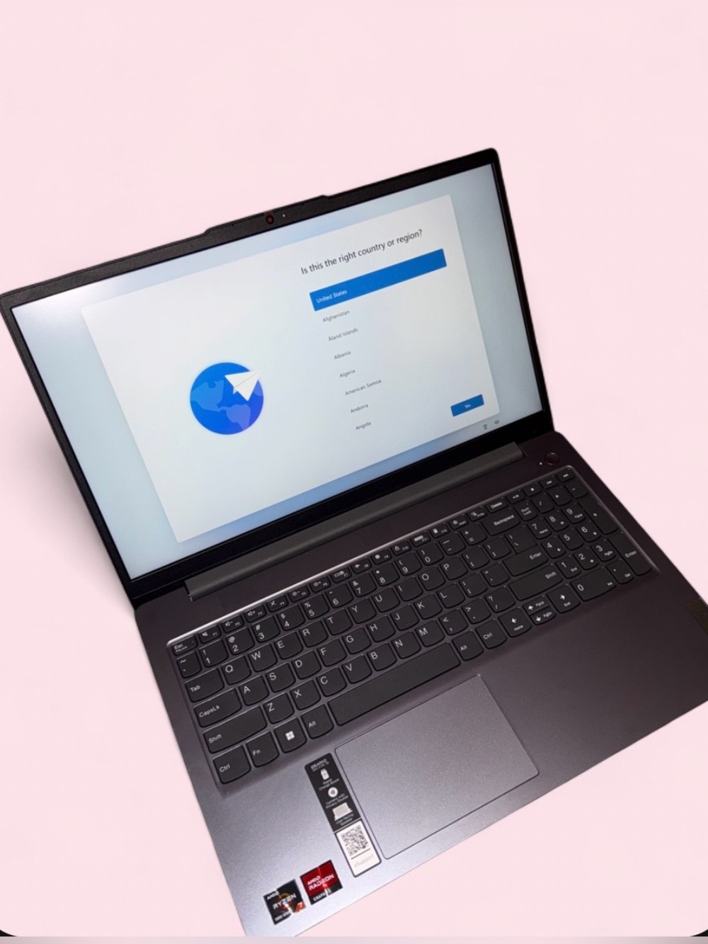 Lenovo IdeaPad Slim 3 15.6” FHD Touchscreen Ryzen 7 16GB 512GB Arctic Grey